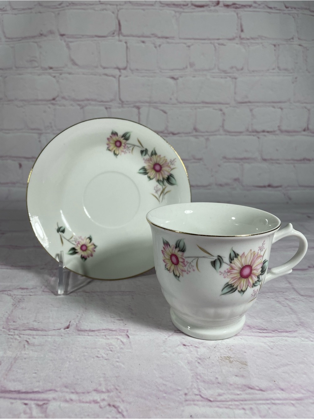 Vintage Pink Daisy Floral Gold Trim Porcelain Teacup and Saucer Set